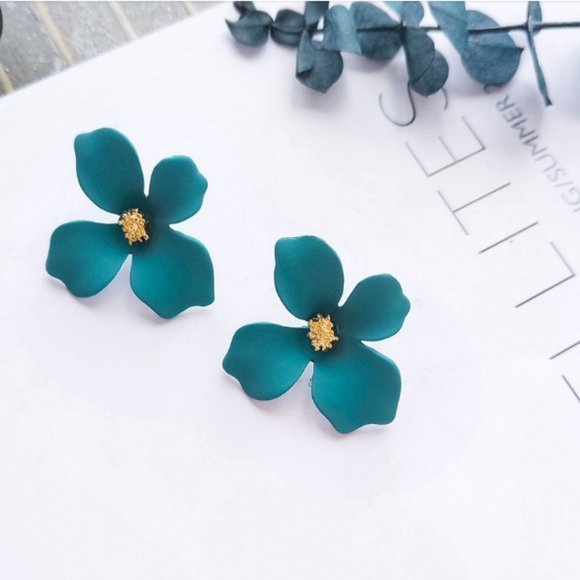 “Riya” Minimalist Cute Teal/Turquoise Gold Floral Stud Minimalist Cute Earrings - Picture 2 of 11